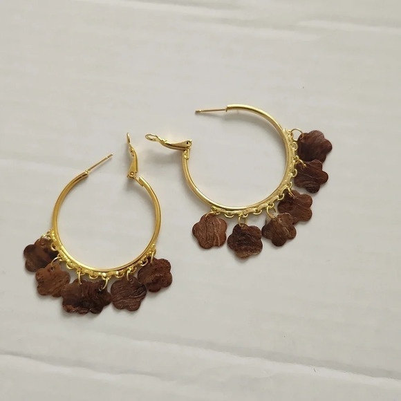 Over Sized Hoop Earrings With Shingles-NIP - Picture 2 of 4